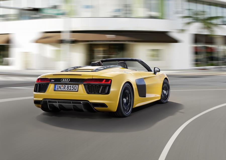  Audi R8 Spyder V10 2016 года  (WW) (фото 38 из 61)